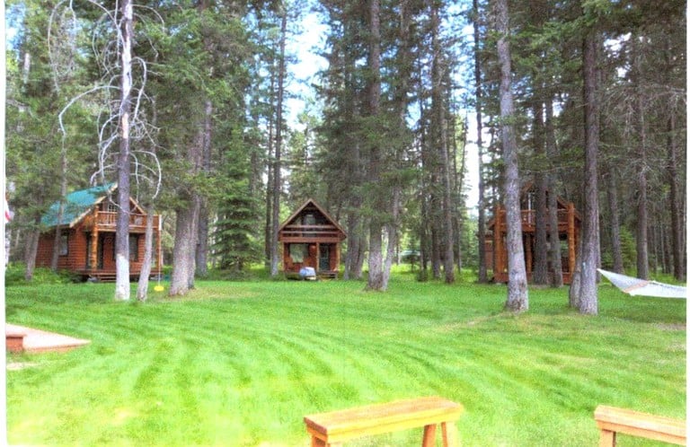 Cabins (Bigfork, Montana, United States)