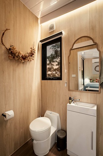 Tiny Houses (Australia, Clydesdale, Victoria)