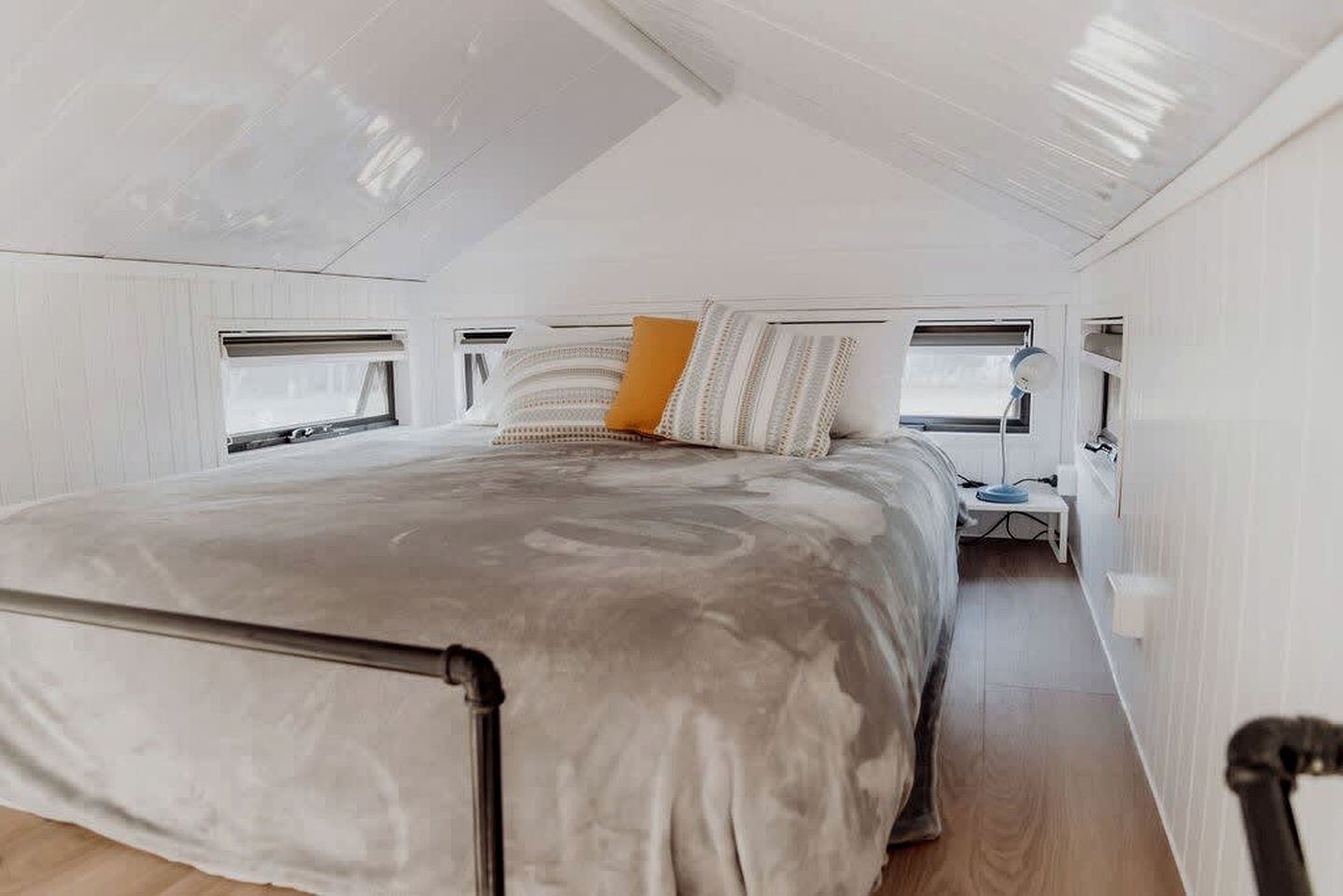 Spectacular Tiny House Loft Near National Parks, Forests and Coast in Queensland, Australia