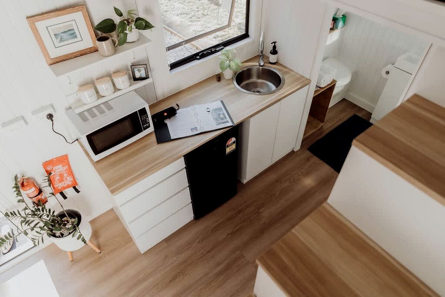 Spectacular Tiny House Loft Near National Parks, Forests and Coast in Queensland, Australia