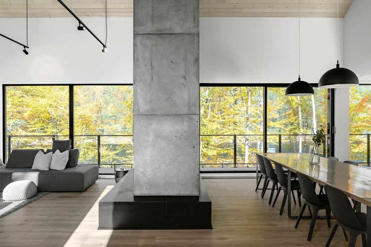 Spectacular Villa with Sauna, Jacuzzi, Kayaks and Amazing Outdoor and Indoor Living Space in St Mathieu du Parc, Quebec