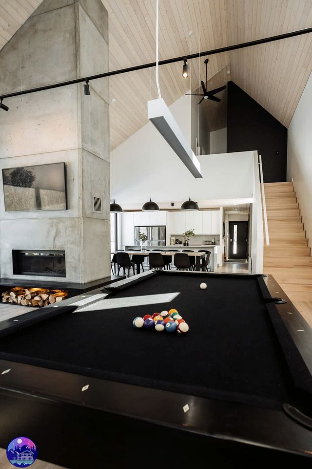 Spectacular Villa with Sauna, Jacuzzi, Kayaks and Amazing Outdoor and Indoor Living Space in St Mathieu du Parc, Quebec
