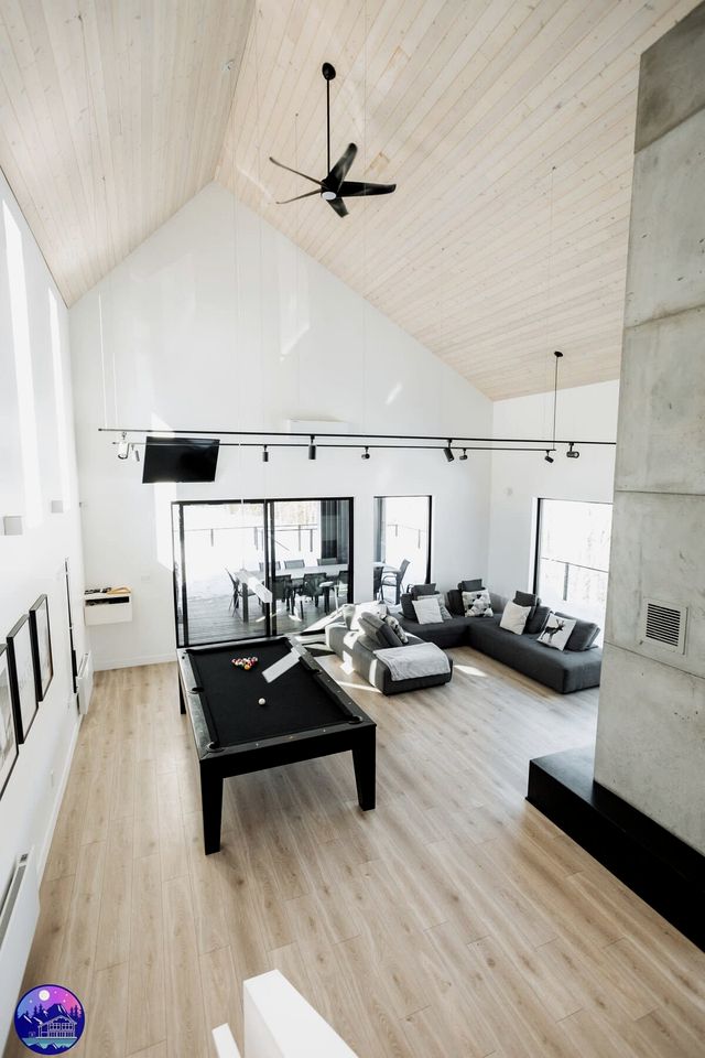 Spectacular Villa with Sauna, Jacuzzi, Kayaks and Amazing Outdoor and Indoor Living Space in St Mathieu du Parc, Quebec