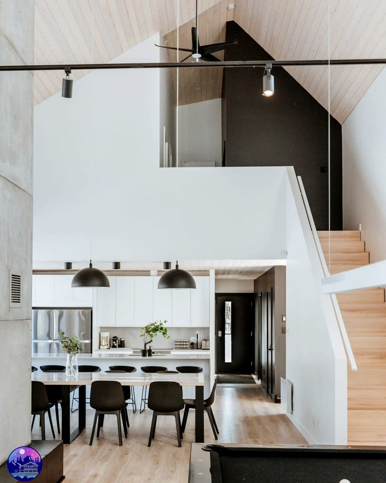 Spectacular Villa with Sauna, Jacuzzi, Kayaks and Amazing Outdoor and Indoor Living Space in St Mathieu du Parc, Quebec