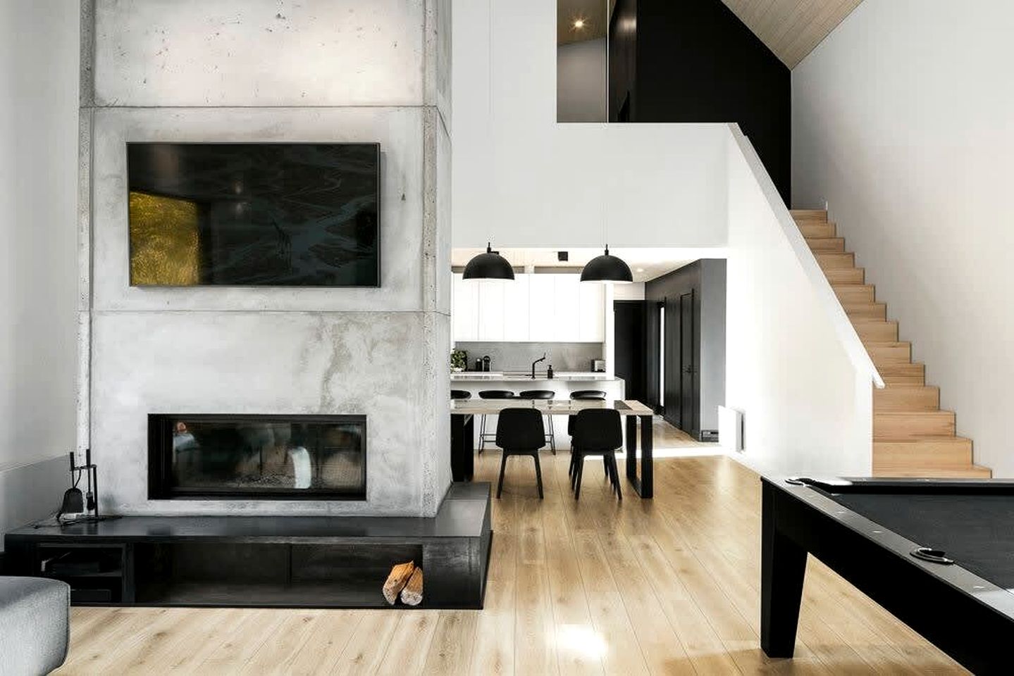 Spectacular Villa with Sauna, Jacuzzi, Kayaks and Amazing Outdoor and Indoor Living Space in St Mathieu du Parc, Quebec