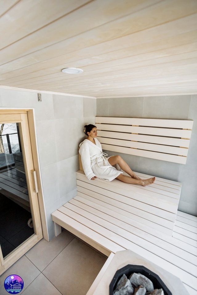 Spectacular Villa with Sauna, Jacuzzi, Kayaks and Amazing Outdoor and Indoor Living Space in St Mathieu du Parc, Quebec