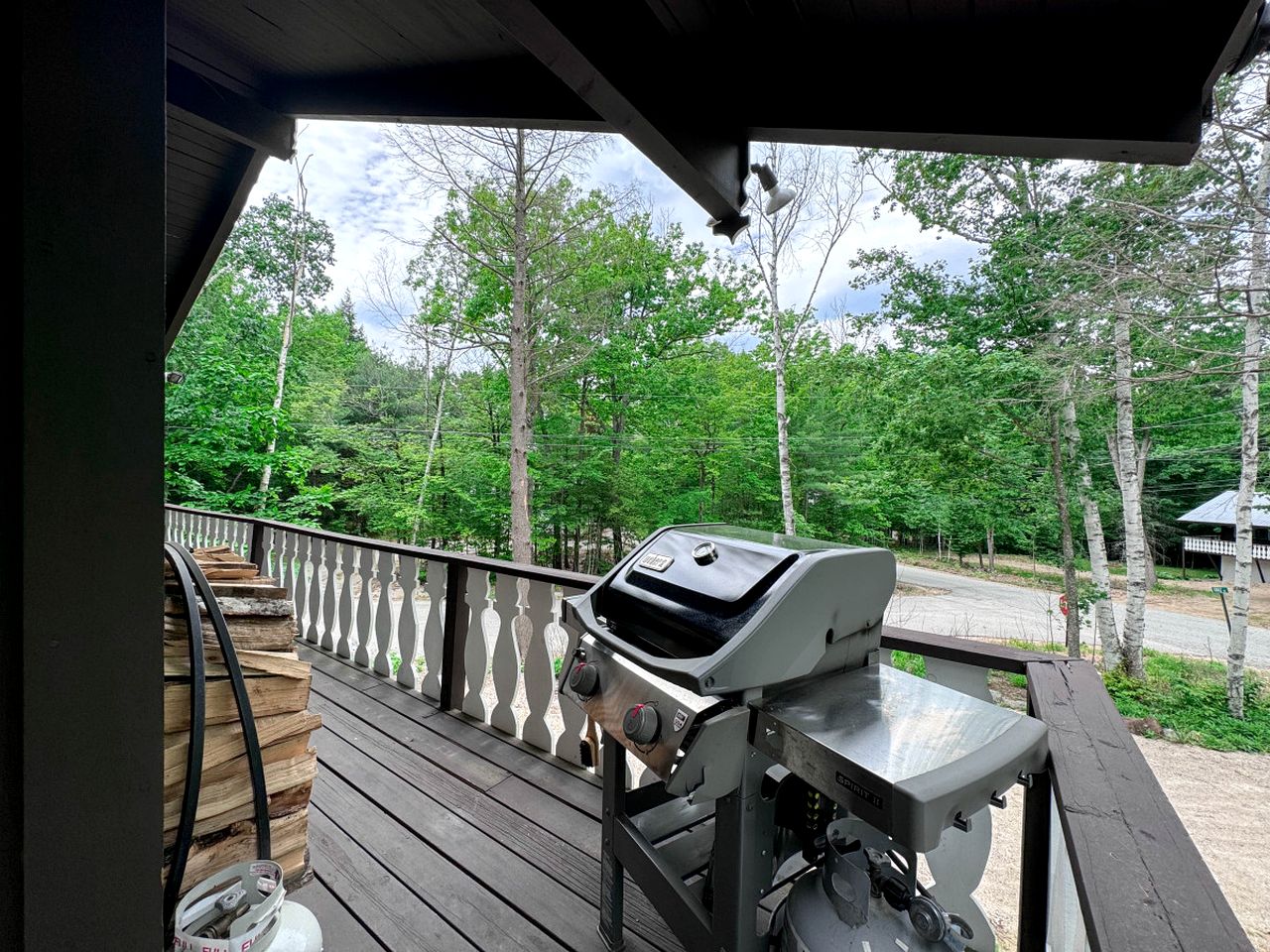 Spectacular Wooden Cabin with Barbecue and Hot-tub in Glen, New Hampshire