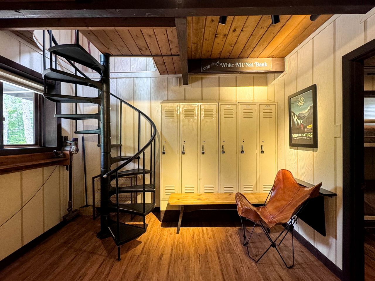 Spectacular Wooden Cabin with Barbecue and Hot-tub in Glen, New Hampshire