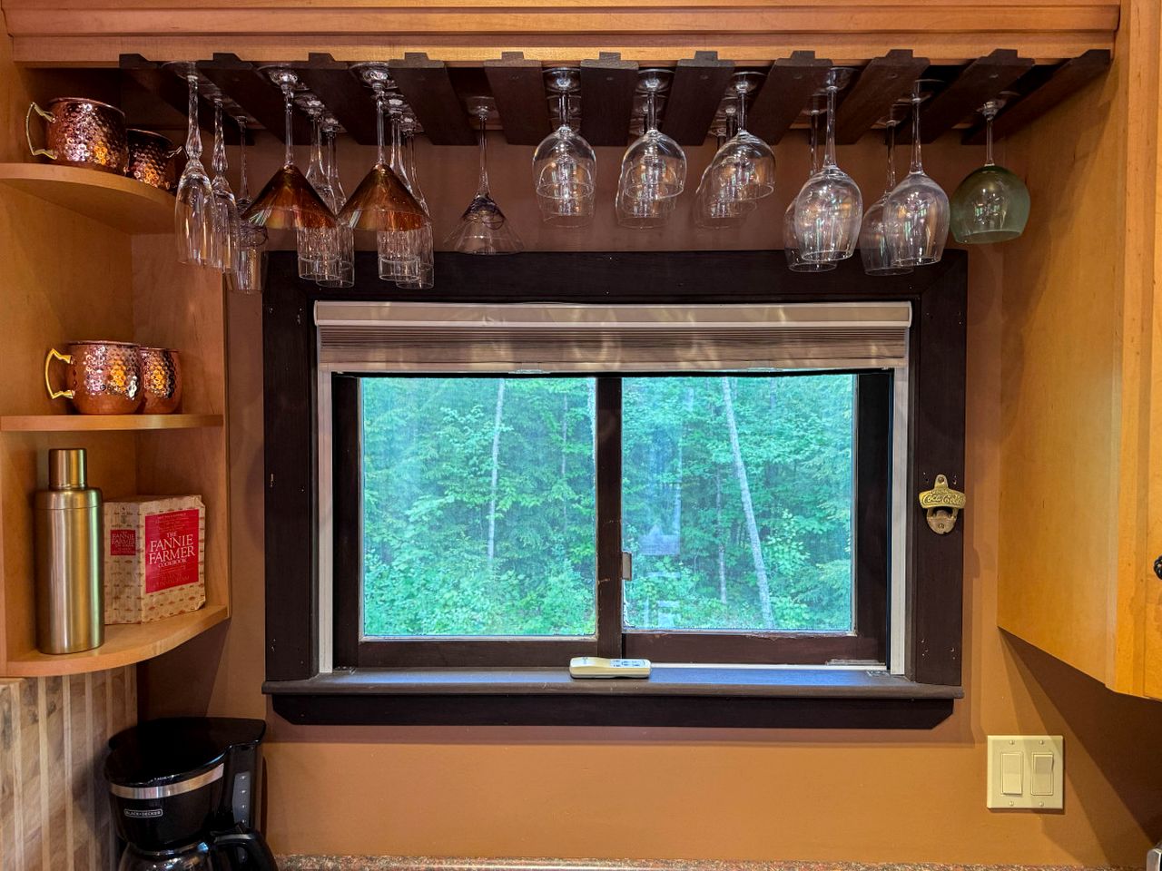 Spectacular Wooden Cabin with Barbecue and Hot-tub in Glen, New Hampshire