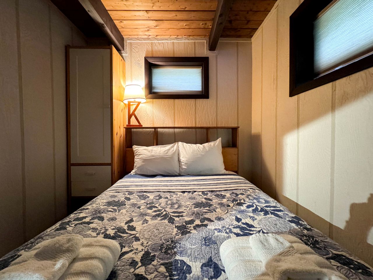 Spectacular Wooden Cabin with Barbecue and Hot-tub in Glen, New Hampshire