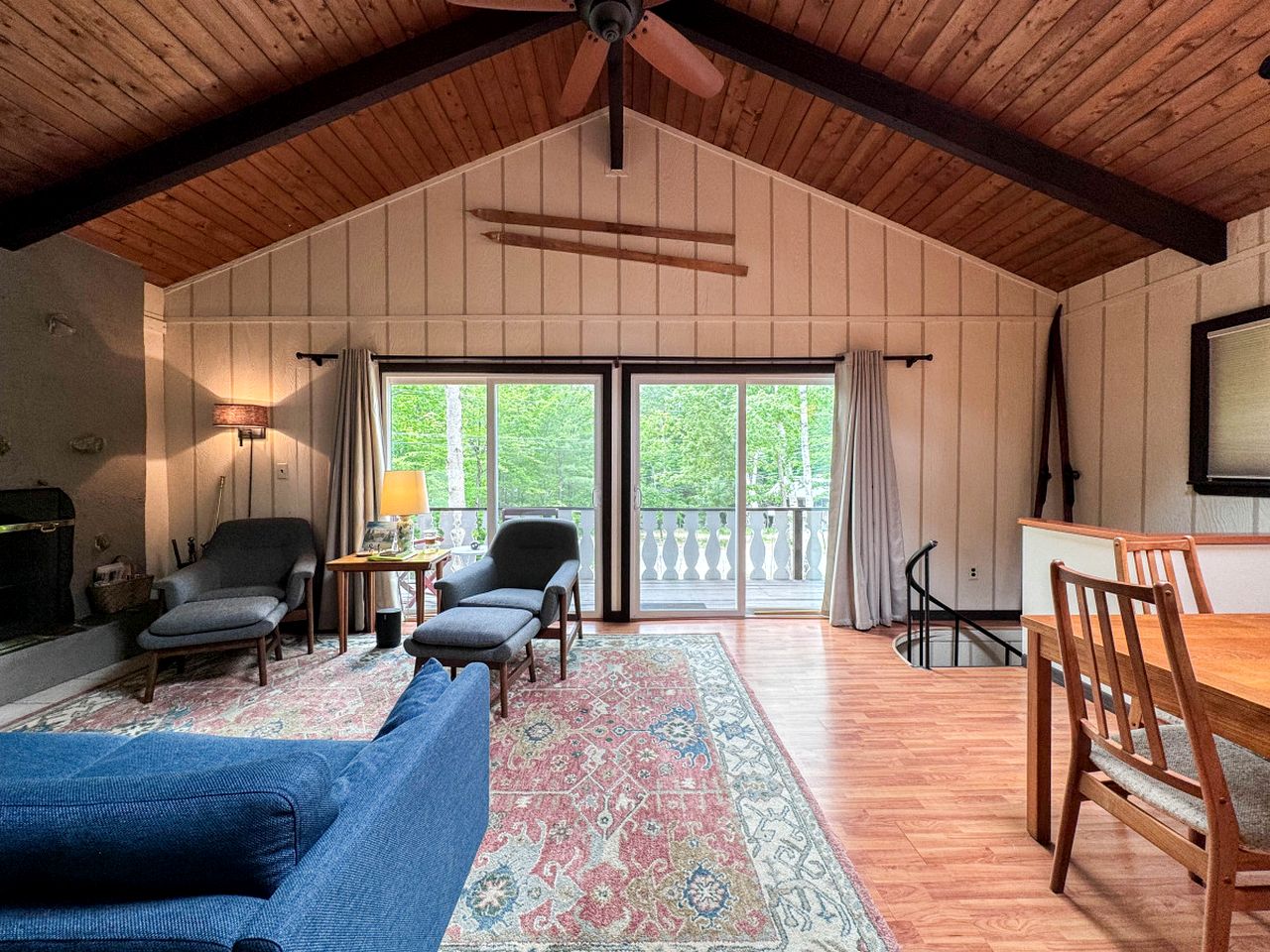 Spectacular Wooden Cabin with Barbecue and Hot-tub in Glen, New Hampshire