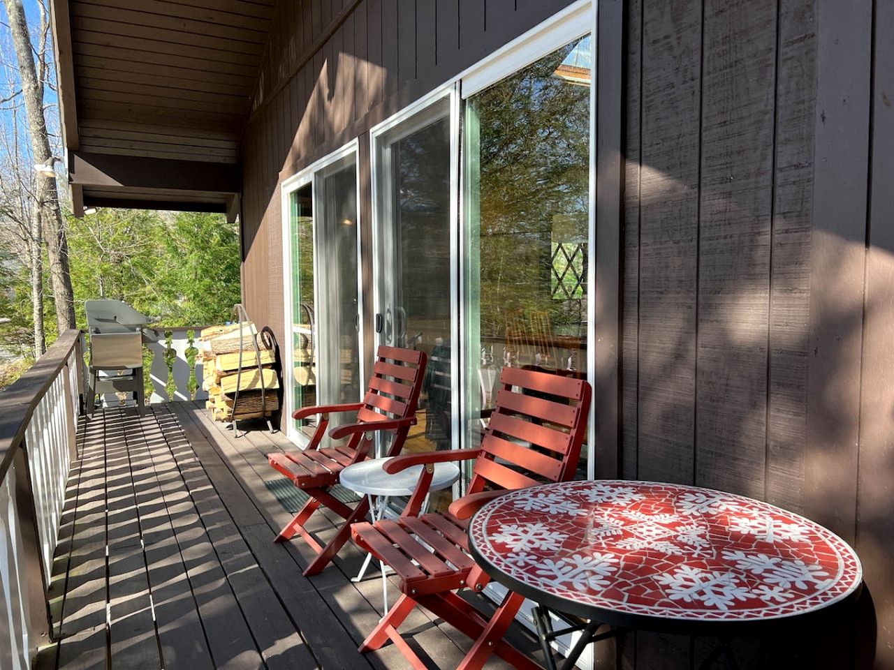 Spectacular Wooden Cabin with Barbecue and Hot-tub in Glen, New Hampshire