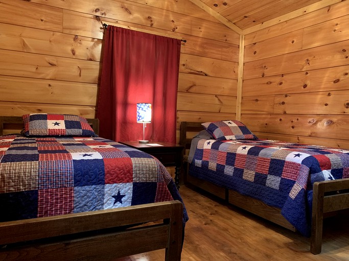 Cabins (United States of America, Monterville, West Virginia)