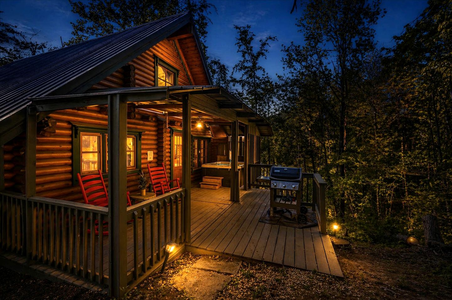 Spectacular Wooden Cabin with Hot-tub in Sevierville, Tennessee