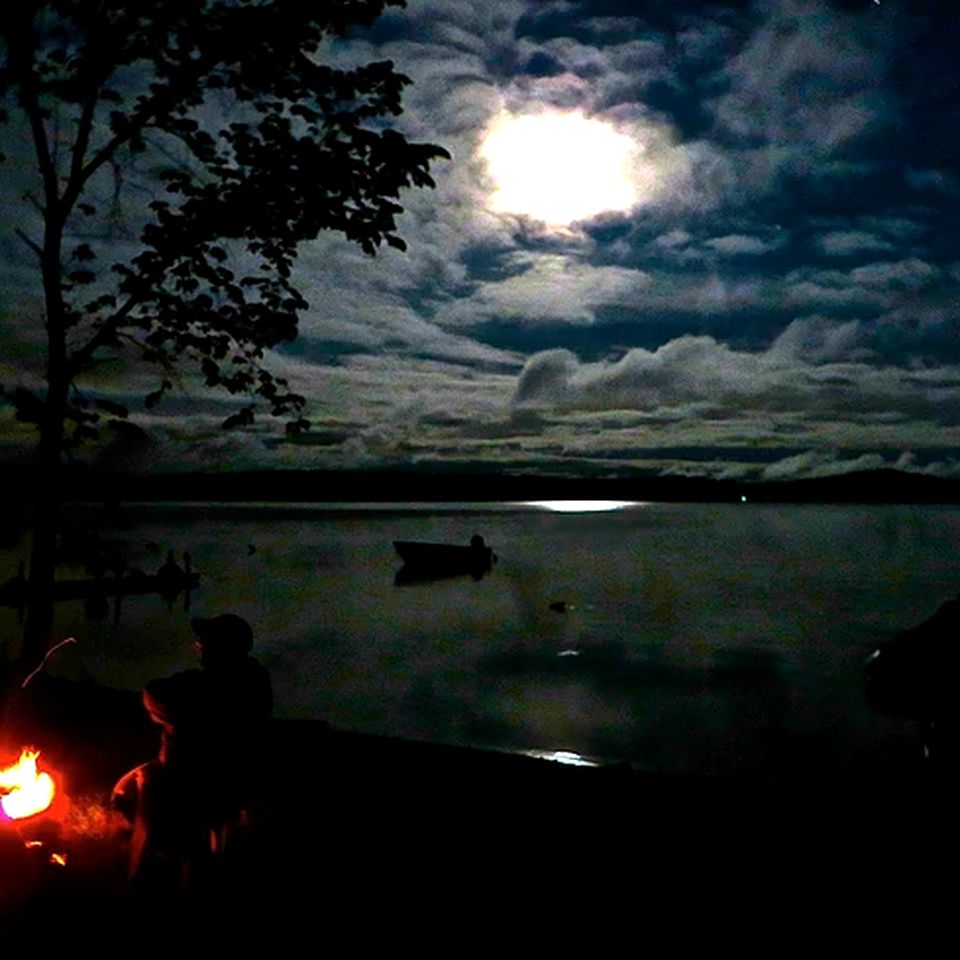 Enchanting Lakefront Cottage Retreat Situated near Augusta, Maine