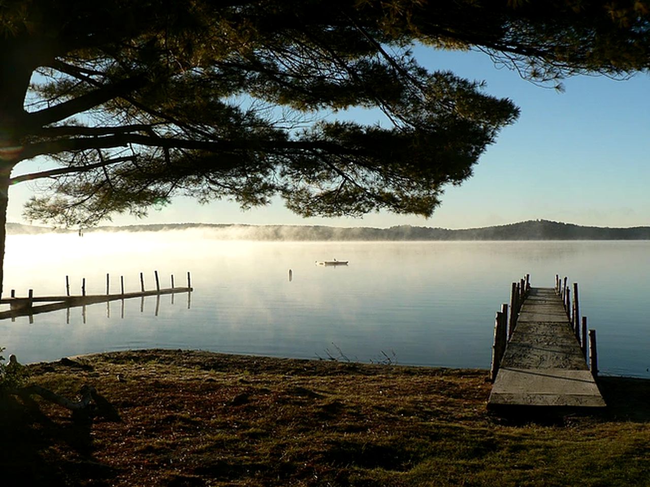 Picturesque Cottage Rental Situated on Great Pond in Maine