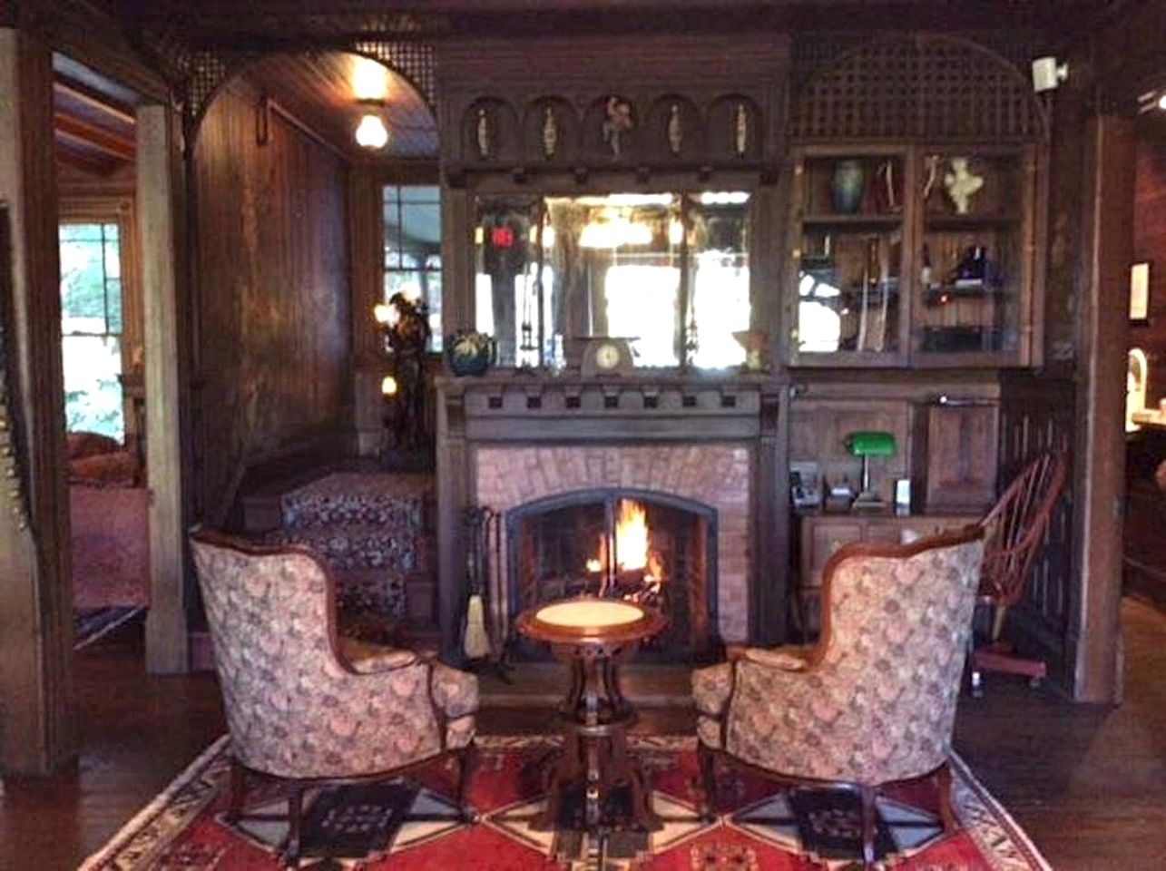 Stately Old-Fashioned Cabin for Group Getaway to the Catskill Mountains, New York