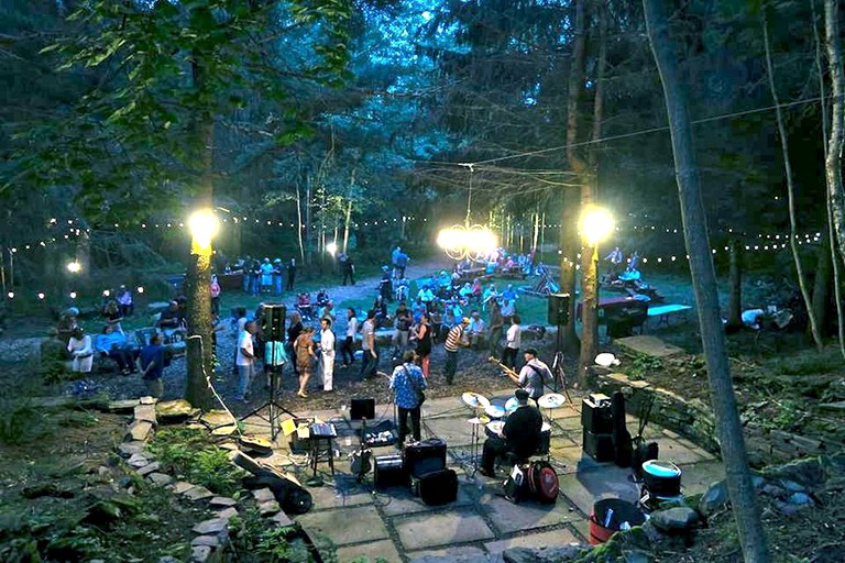 Cabins (Fleischmanns, New York, United States)