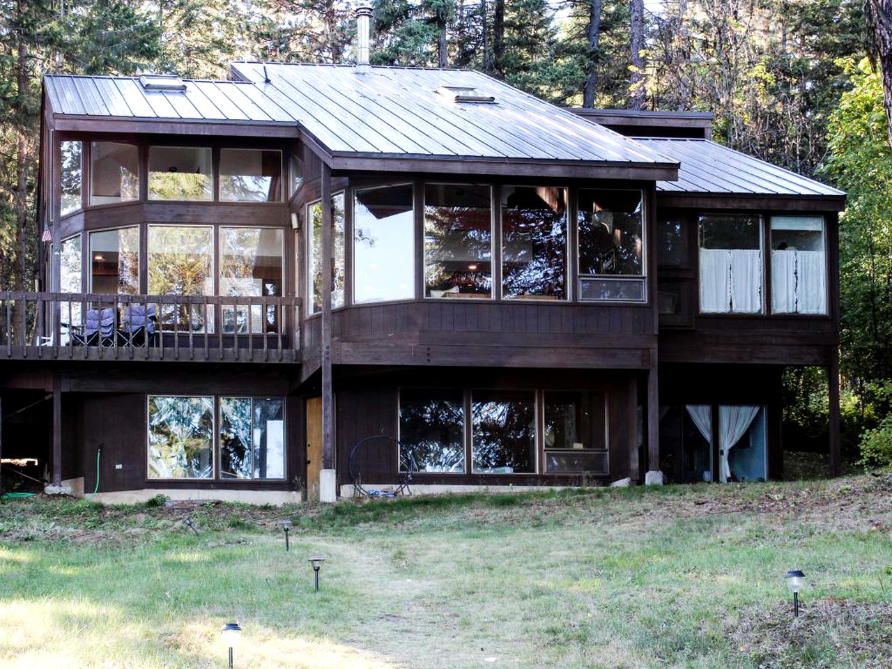 Secluded Cabin on Spirit Lake in Idaho