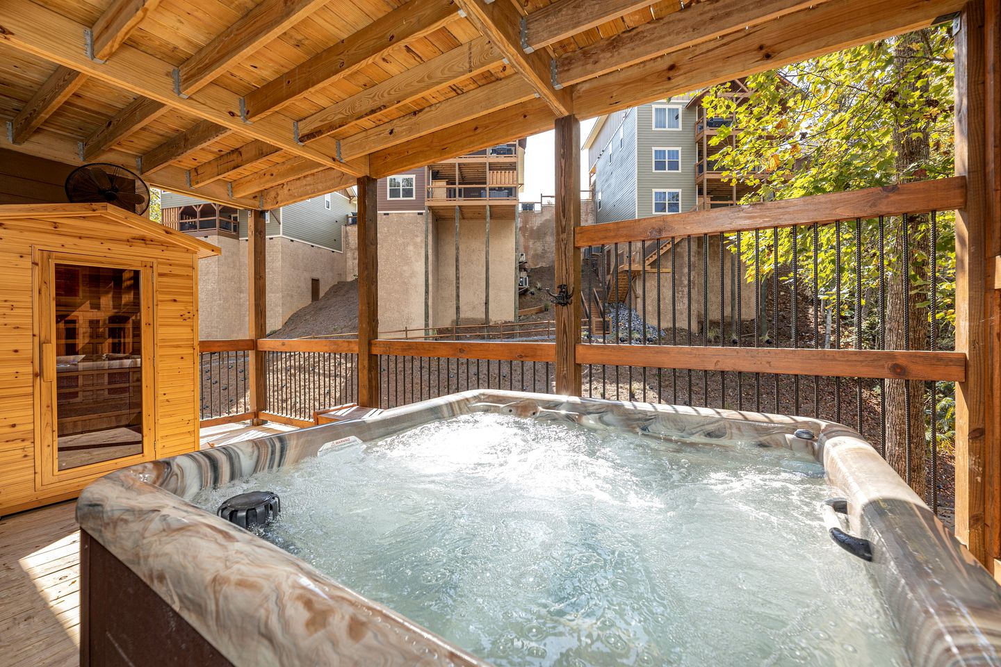 Breathtaking Cute Cabin with Fireplace, Game Room, Swimming Pool and Hot-tub in Gatlinburg, Tennessee