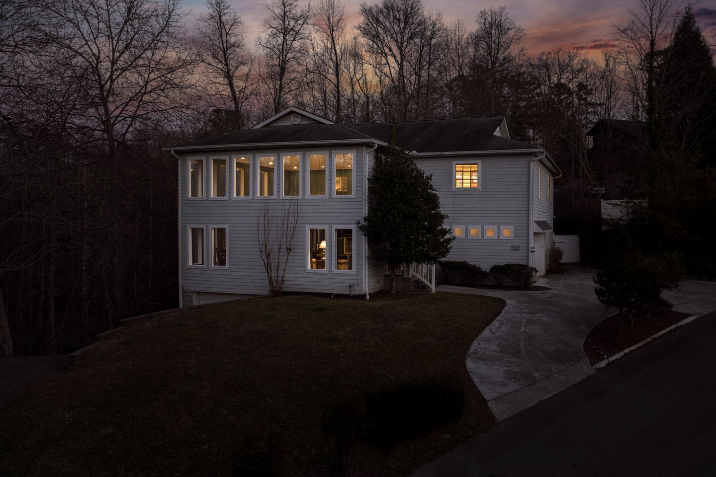 Stunning Cottage with Hot-tub, Barbecue and Games in Gatlinburg, Tennessee