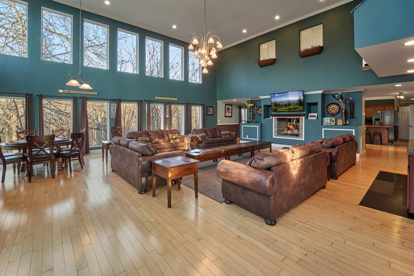 Stunning Cottage with Hot-tub, Barbecue and Games in Gatlinburg, Tennessee