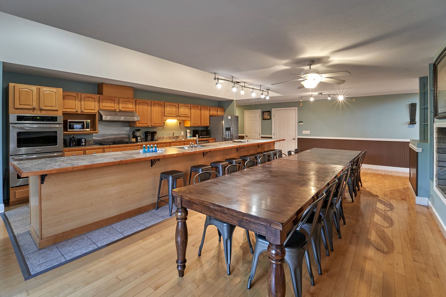 Stunning Cottage with Hot-tub, Barbecue and Games in Gatlinburg, Tennessee