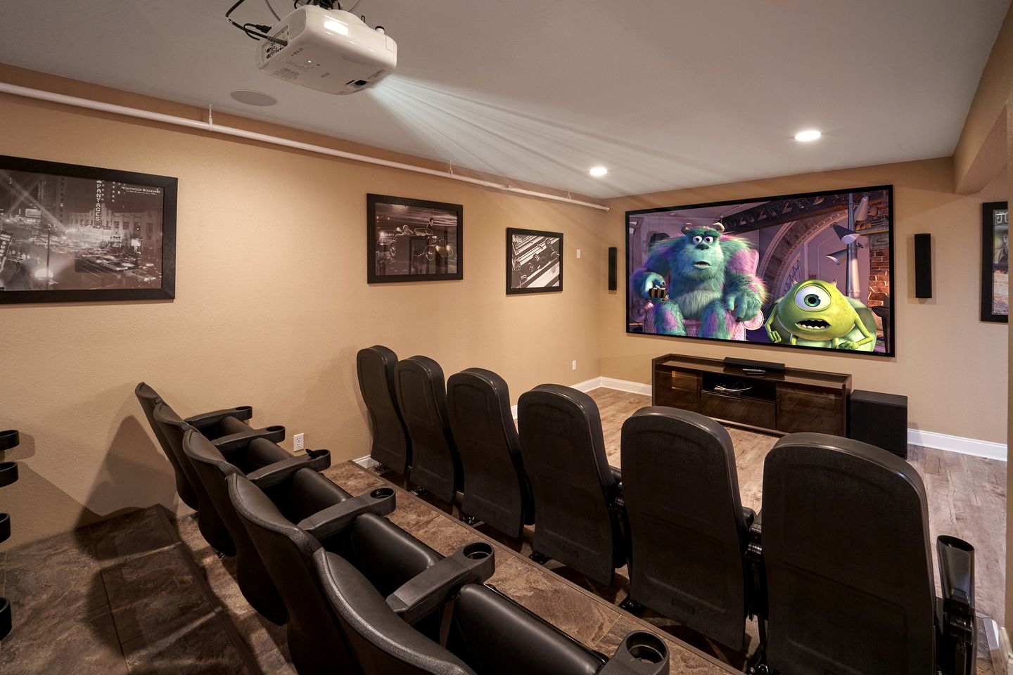 Stunning Cottage with Hot-tub, Barbecue and Games in Gatlinburg, Tennessee