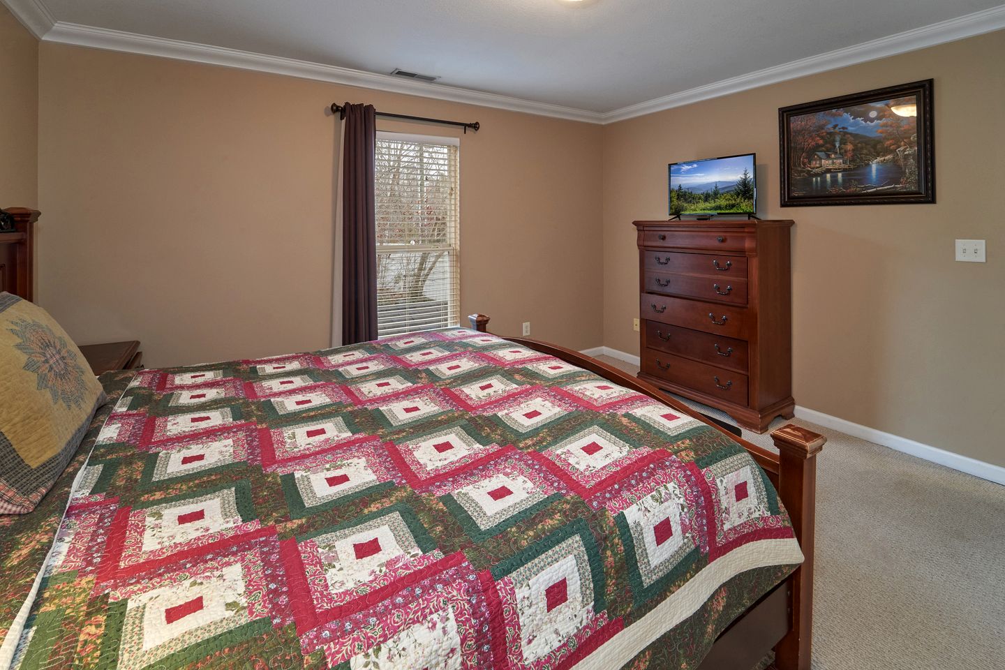 Stunning Cottage with Hot-tub, Barbecue and Games in Gatlinburg, Tennessee