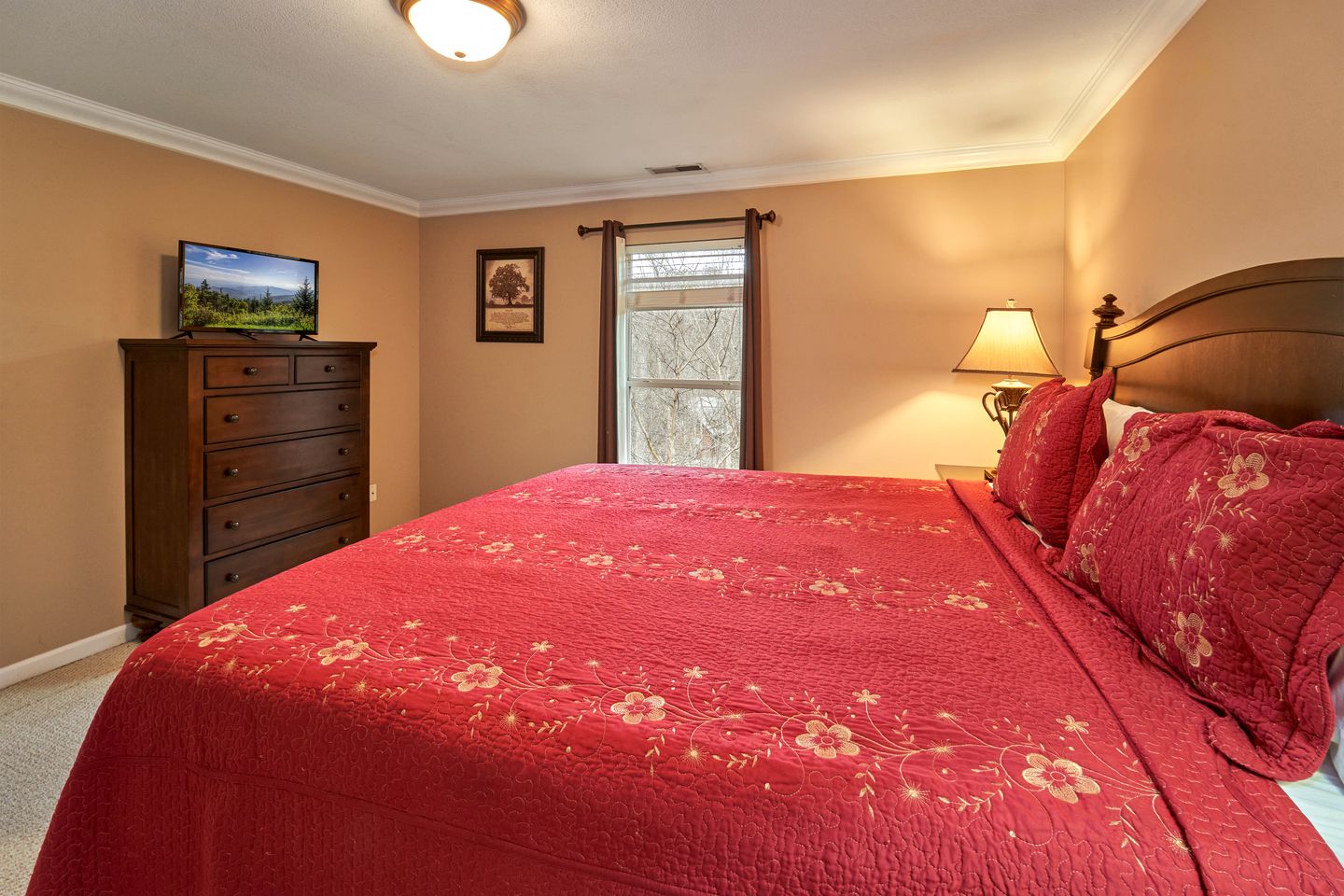 Stunning Cottage with Hot-tub, Barbecue and Games in Gatlinburg, Tennessee