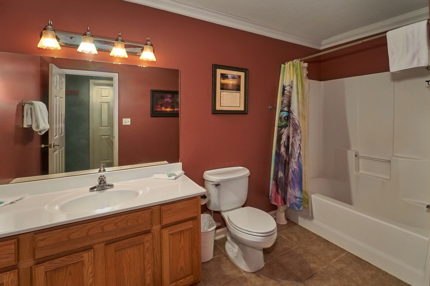 Stunning Cottage with Hot-tub, Barbecue and Games in Gatlinburg, Tennessee