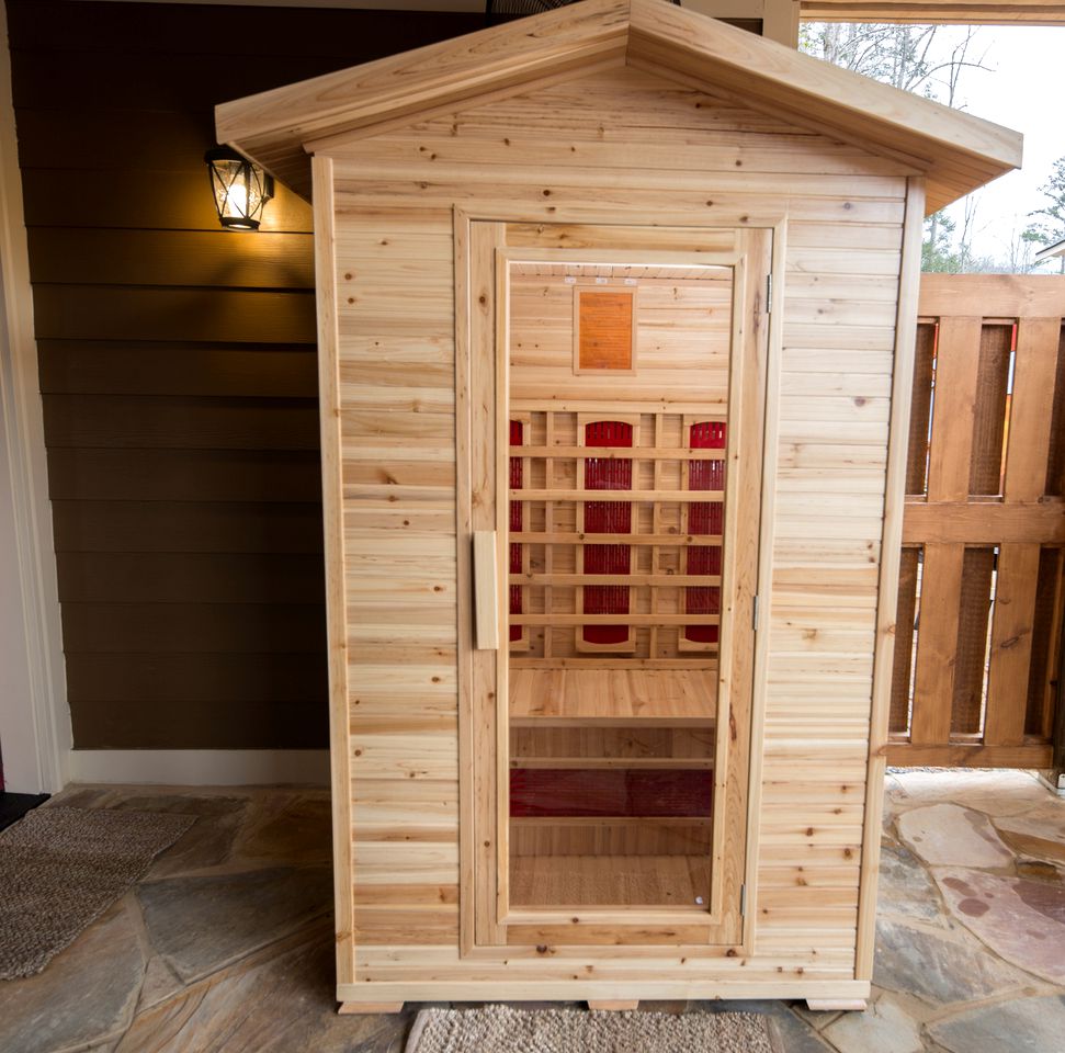 Tennessee Wilderness Retreat: Experience Luxe Glamping in this Comfortable Rental with Games Room