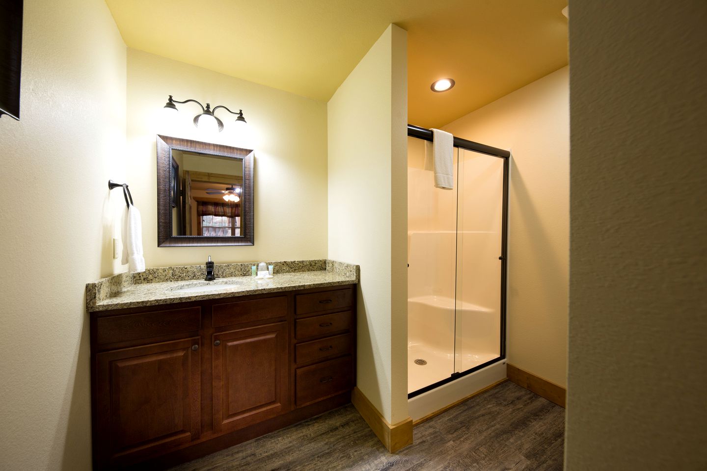 Tennessee Wilderness Retreat: Experience Luxe Glamping in this Comfortable Rental with Games Room