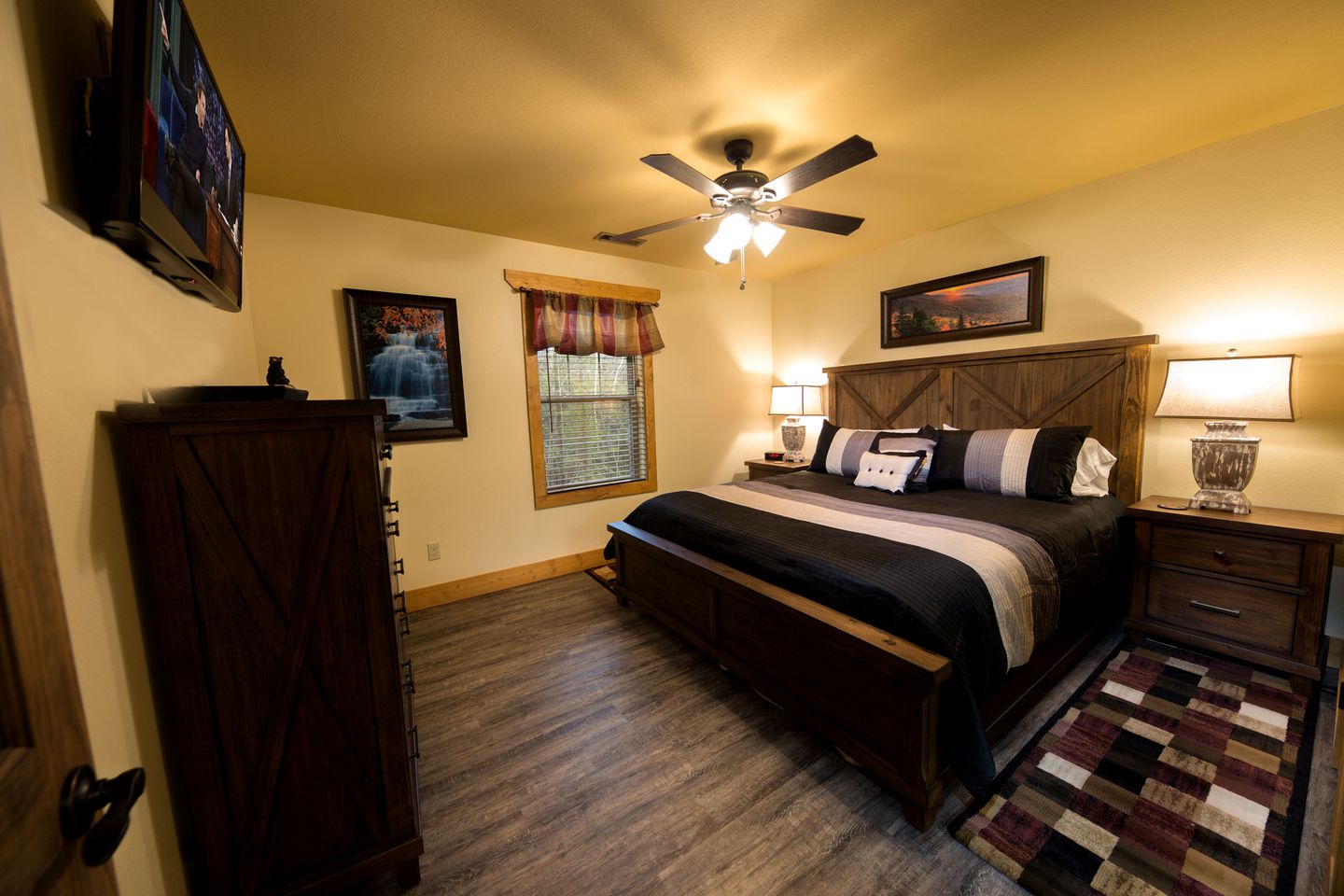 Tennessee Wilderness Retreat: Experience Luxe Glamping in this Comfortable Rental with Games Room