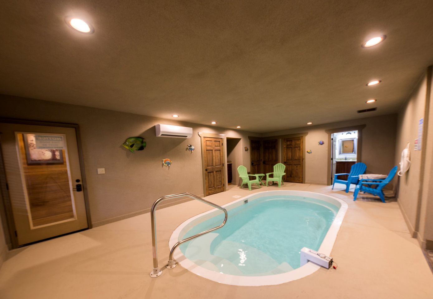 Tennessee Wilderness Retreat: Experience Luxe Glamping in this Comfortable Rental with Games Room