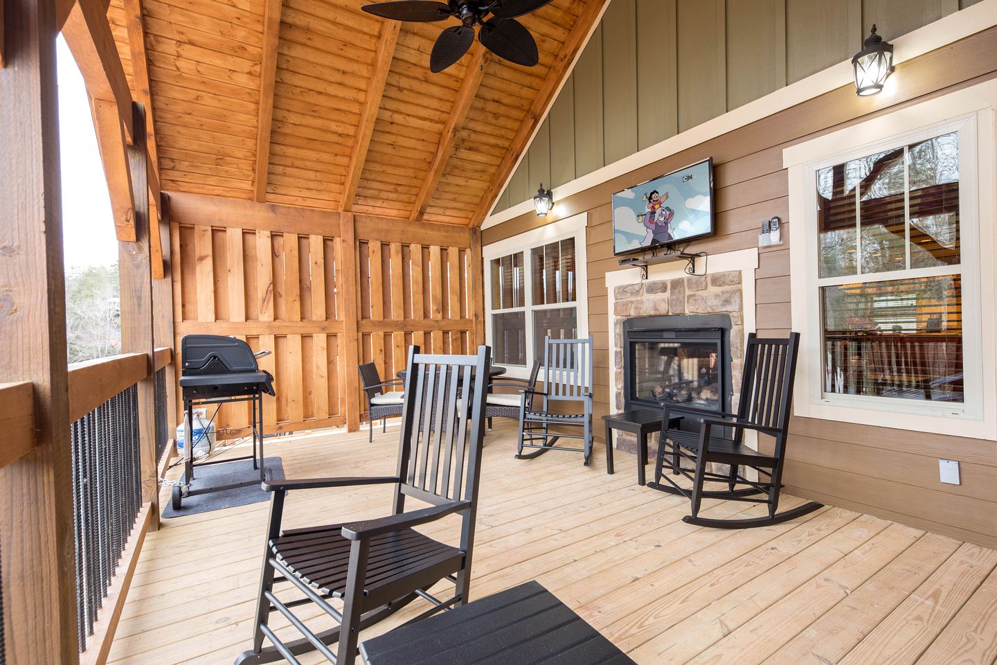 Tennessee Wilderness Retreat: Experience Luxe Glamping in this Comfortable Rental with Games Room