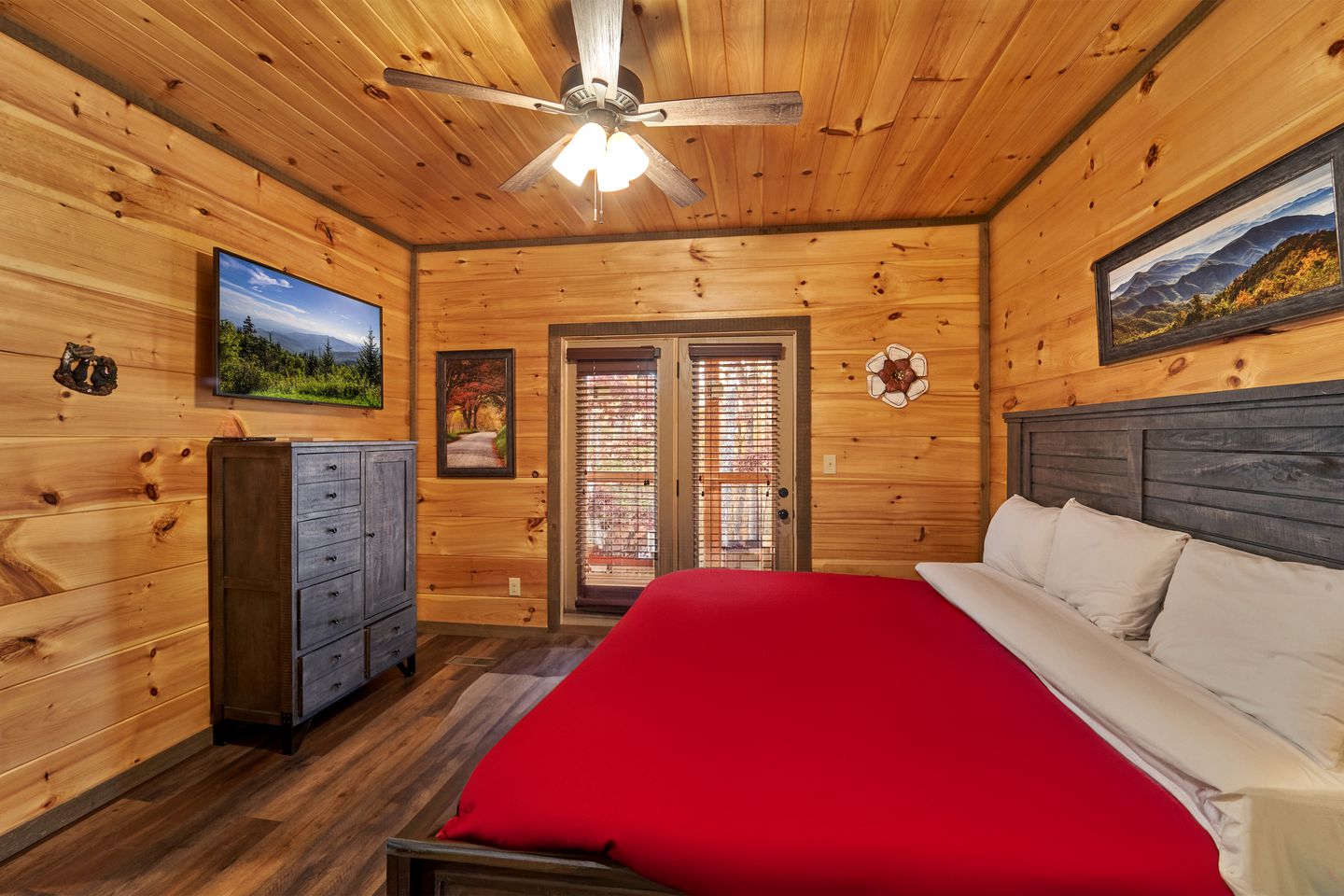 Escape to Paradise: Great Smoky Mountains Cabin with Exclusive Heated Pool