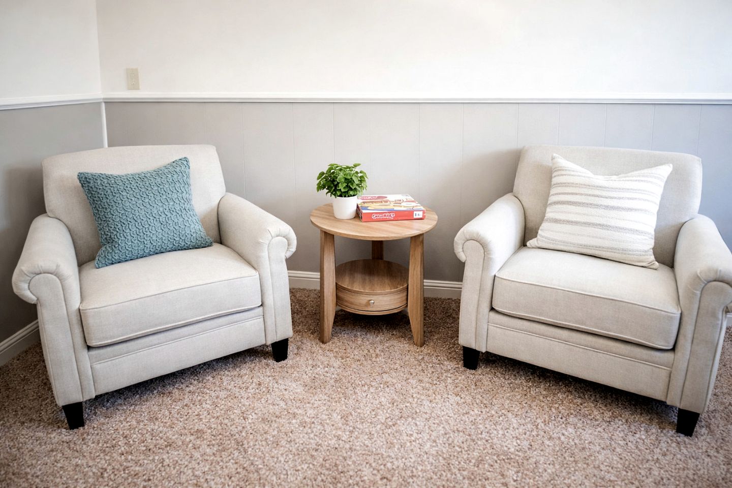 Splendid Cabin with Fire it and Backyard in NC