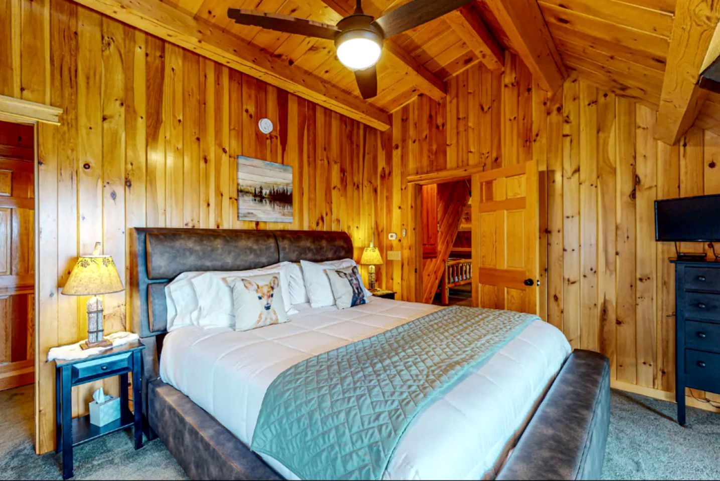 Splendid Cabin with Jacuzzi and Game Space in Maine