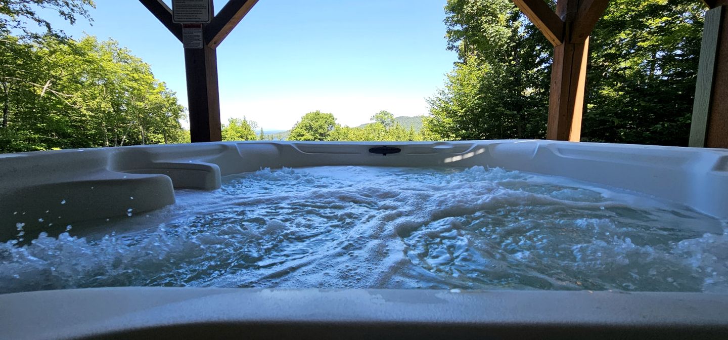 Splendid Cabin with Jacuzzi and Game Space in Maine