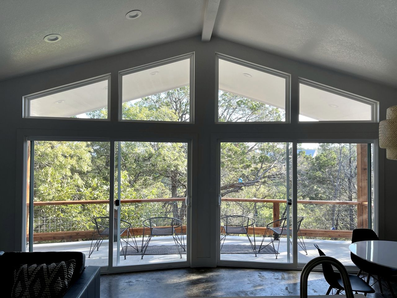 Splendid Chic Cabin with Modern Interior and Pool in Wimberley, Texas