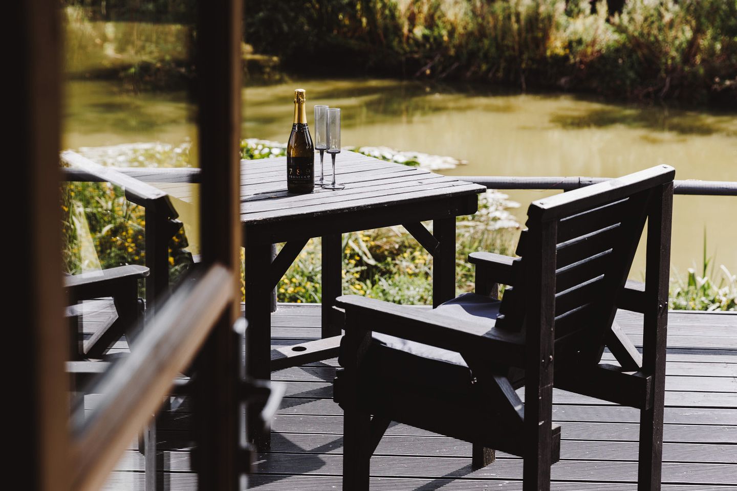 Splendid Cozy Cabin with Breathtaking Indoor and Outdoor in UK