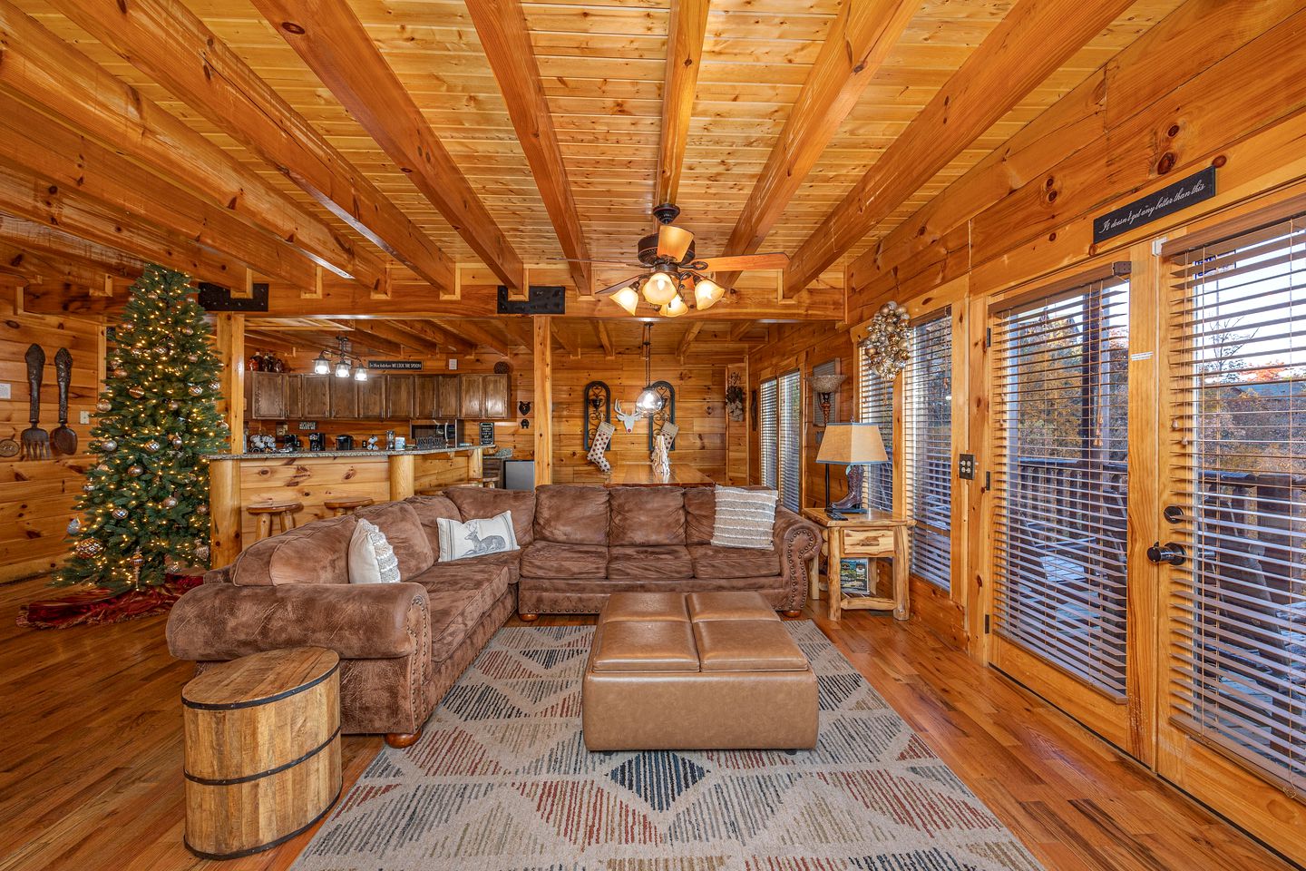 Enormous Group Cabin with Jacuzzi, Game Room and Stunning Views in Sevierville, Tennessee
