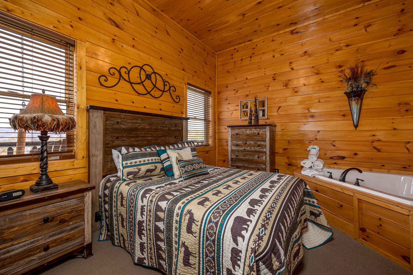 Enormous Group Cabin with Jacuzzi, Game Room and Stunning Views in Sevierville, Tennessee