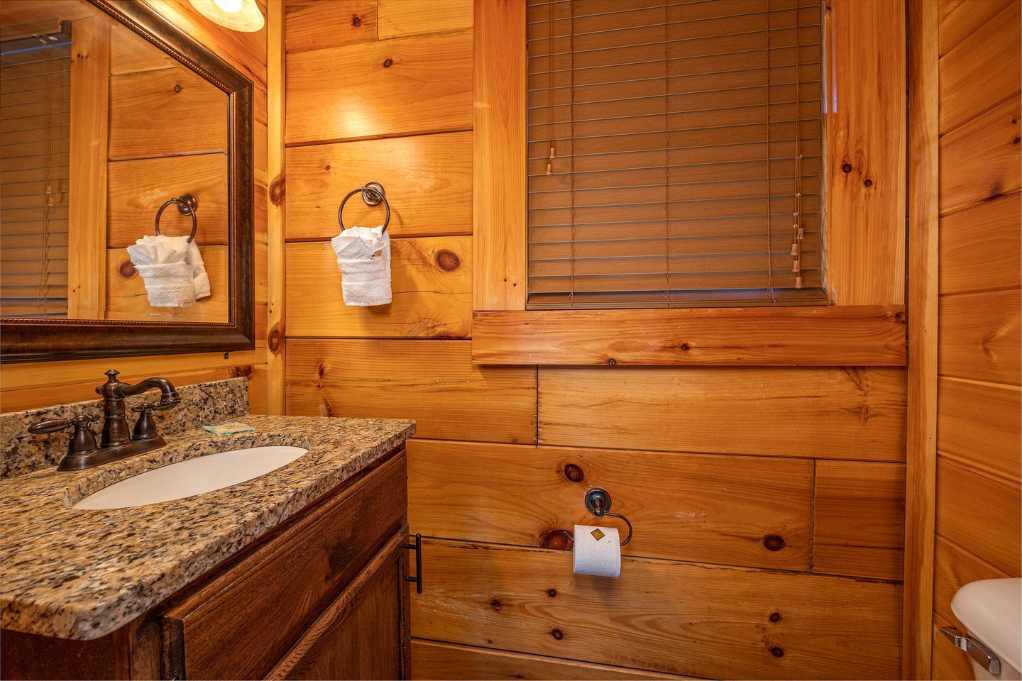 Enormous Group Cabin with Jacuzzi, Game Room and Stunning Views in Sevierville, Tennessee