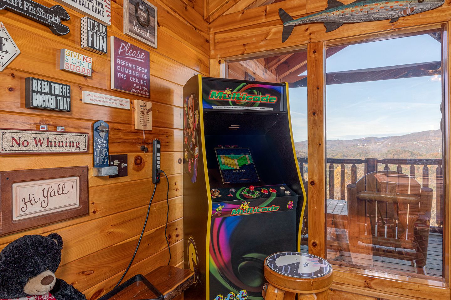 Enormous Group Cabin with Jacuzzi, Game Room and Stunning Views in Sevierville, Tennessee