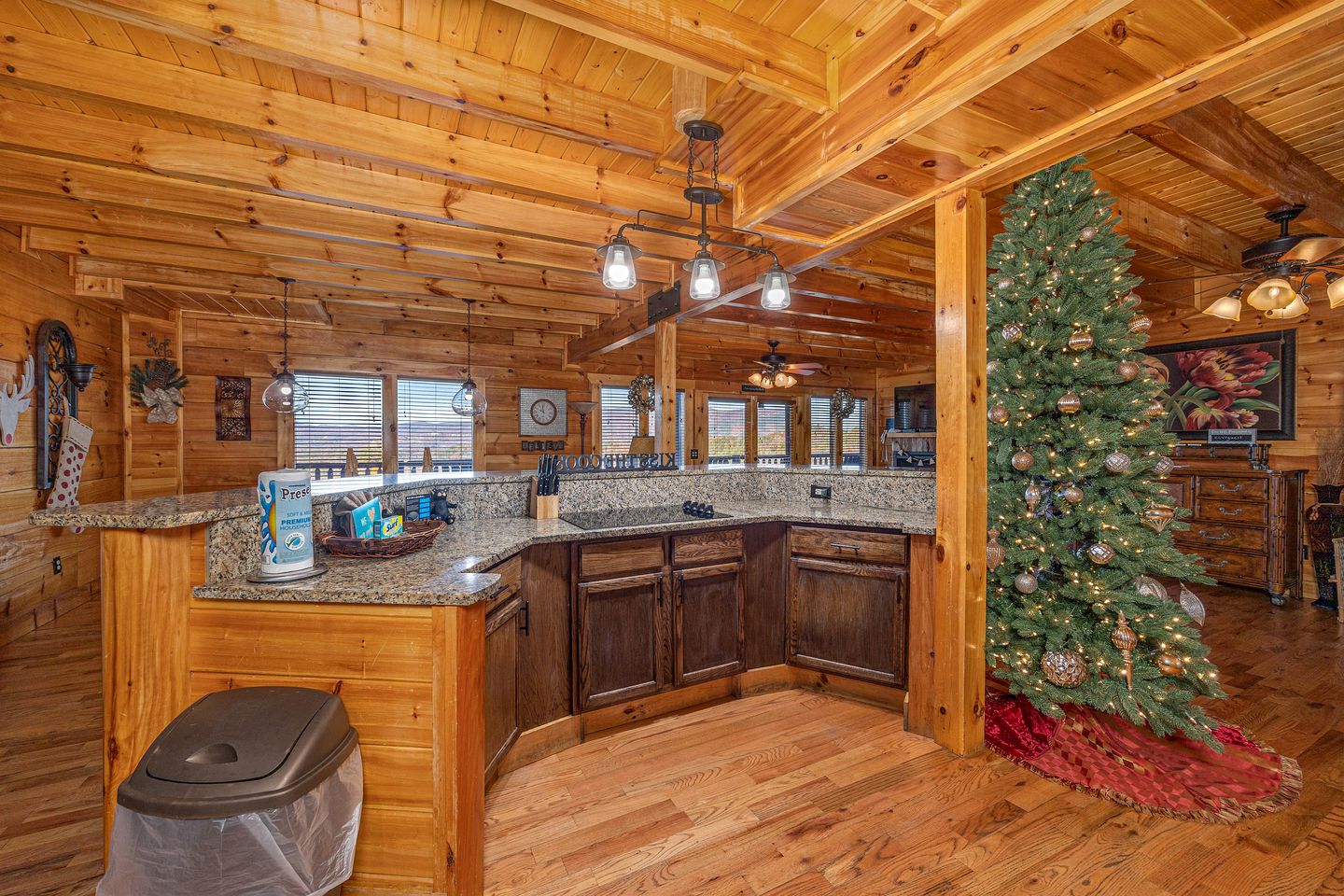 Enormous Group Cabin with Jacuzzi, Game Room and Stunning Views in Sevierville, Tennessee