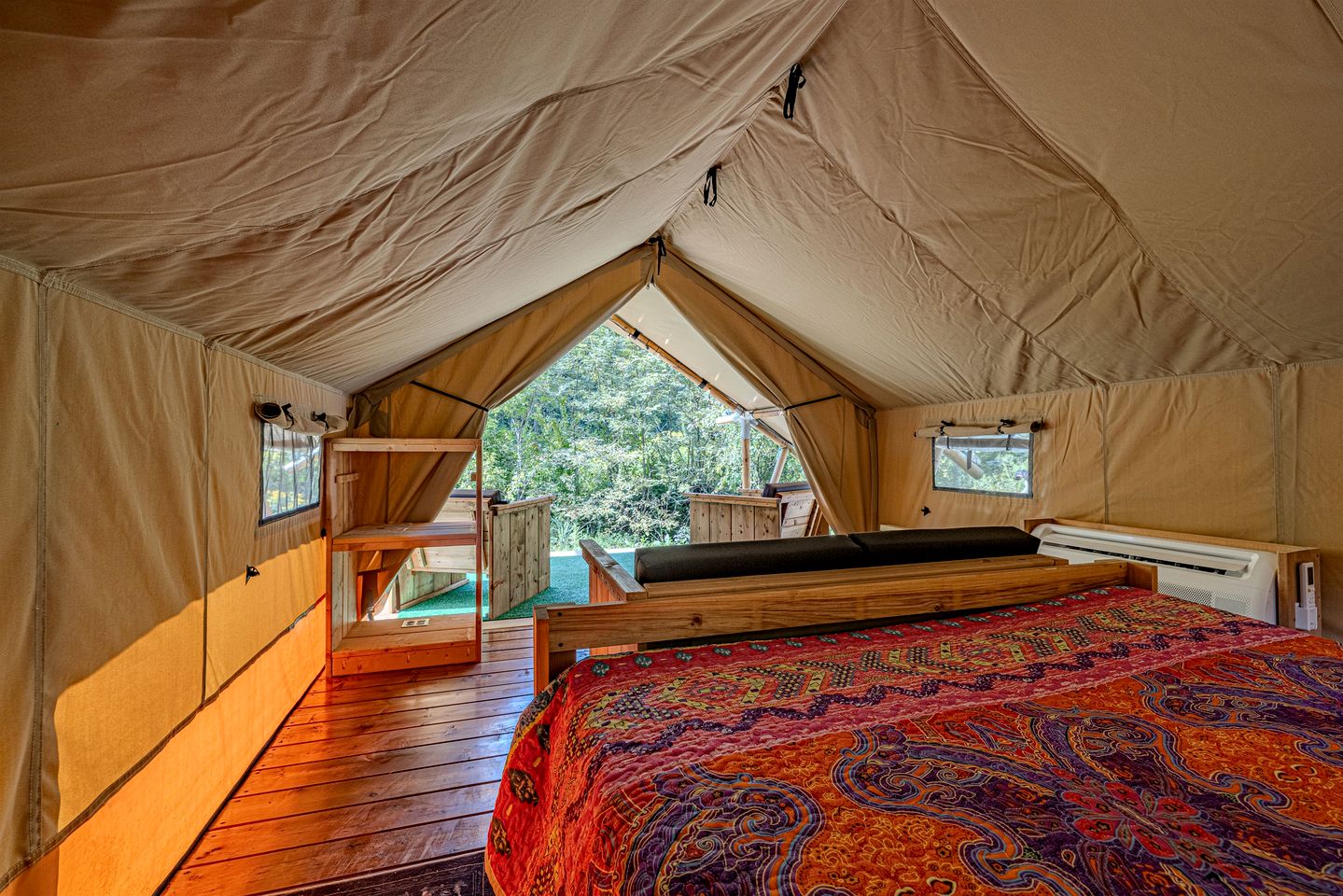 Splendid Safari Tent Sanctuary near Smoky Mountains in Tennessee
