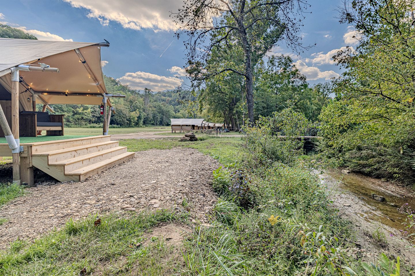Splendid Safari Tent Sanctuary near Smoky Mountains in Tennessee