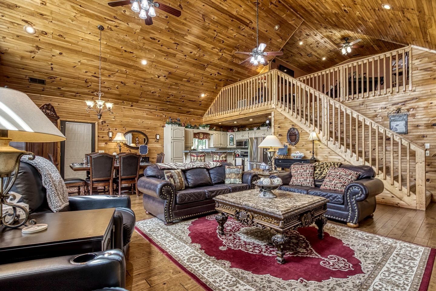 Splendid Spacious Cabin with Jacuzzi and Beautiful Private Deck in Sevierville, Tennessee